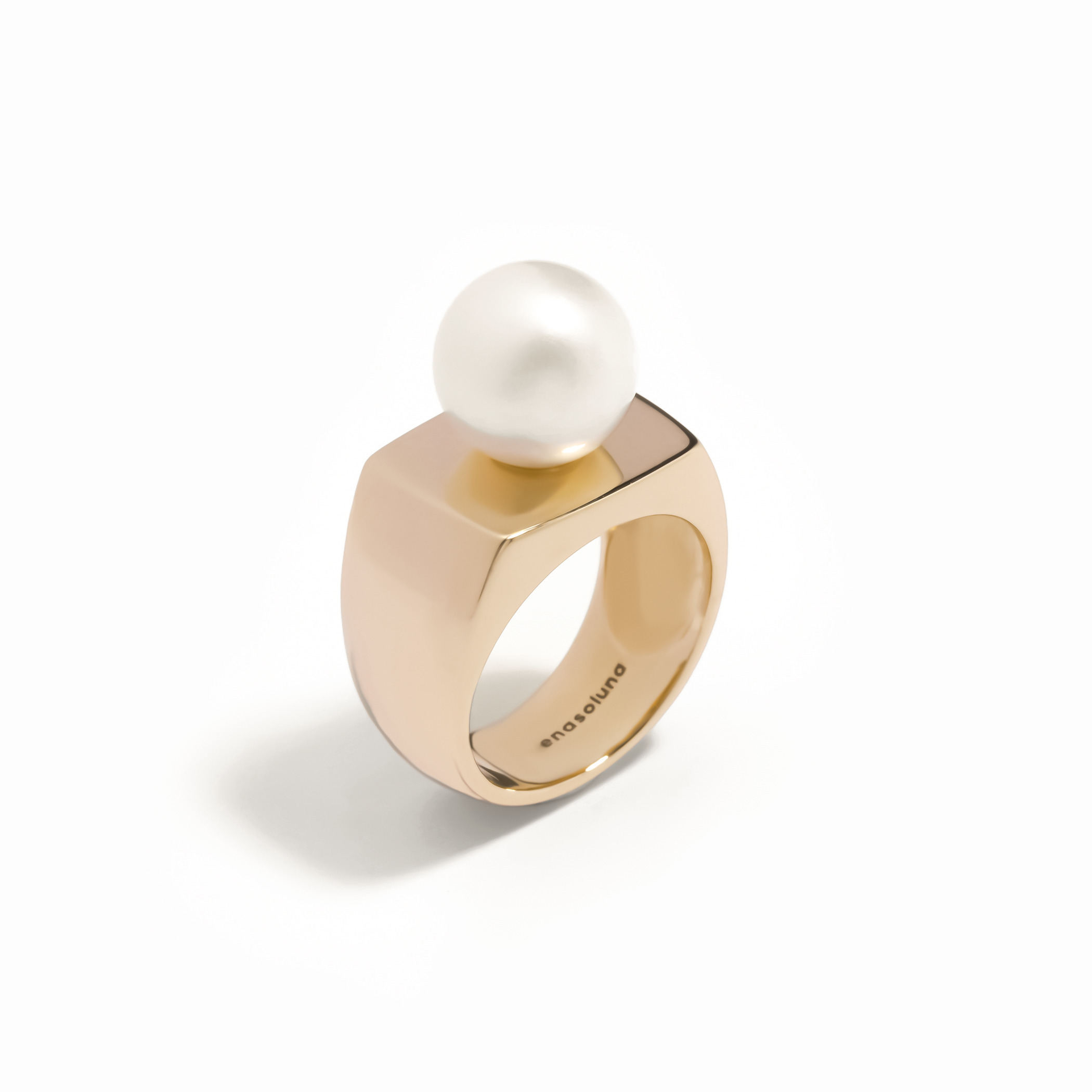 On pearl ring (Gold)｜enasoluna（エナソルーナ）公式サイト
