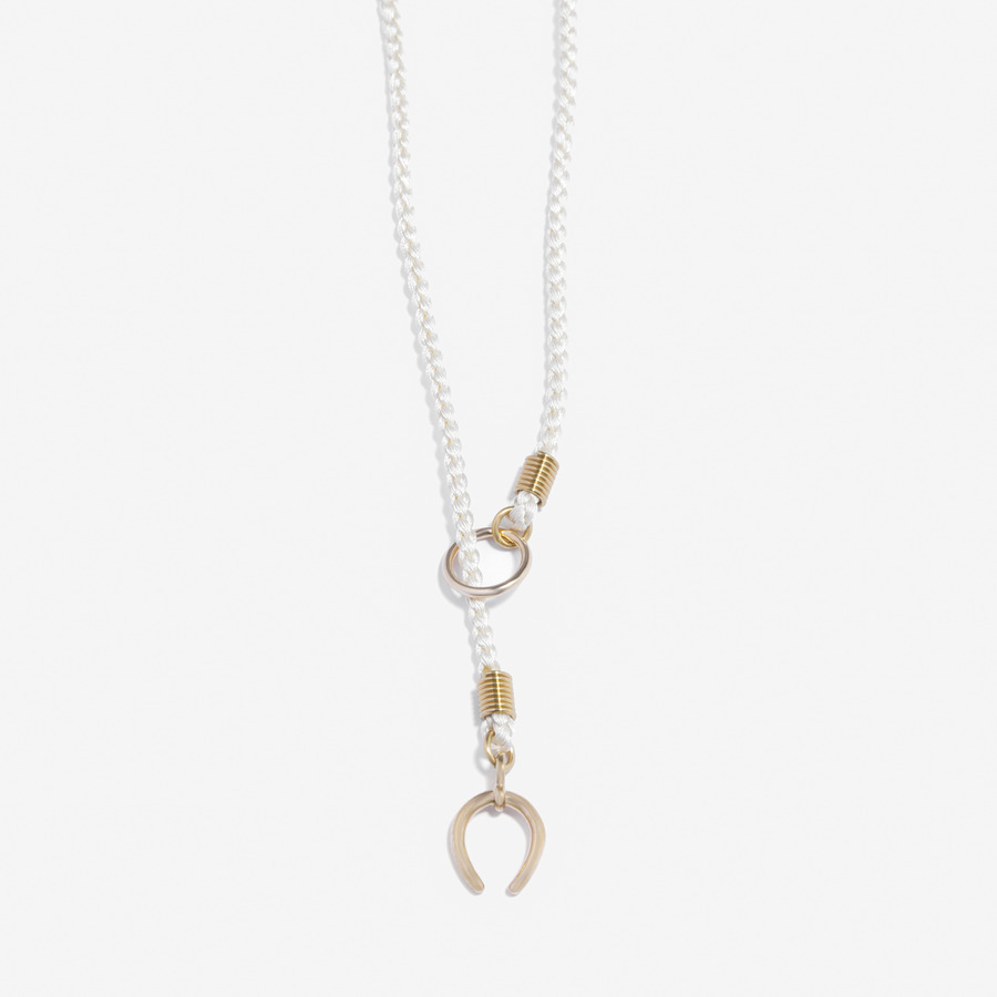 Horseshoe rope necklace (White)｜enasoluna（エナソルーナ）公式サイト