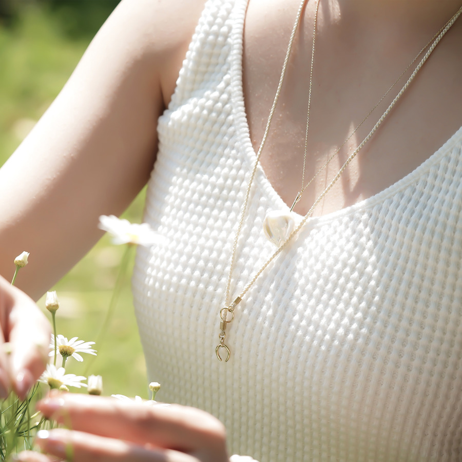 Horseshoe rope necklace (White)｜enasoluna（エナソルーナ）公式サイト