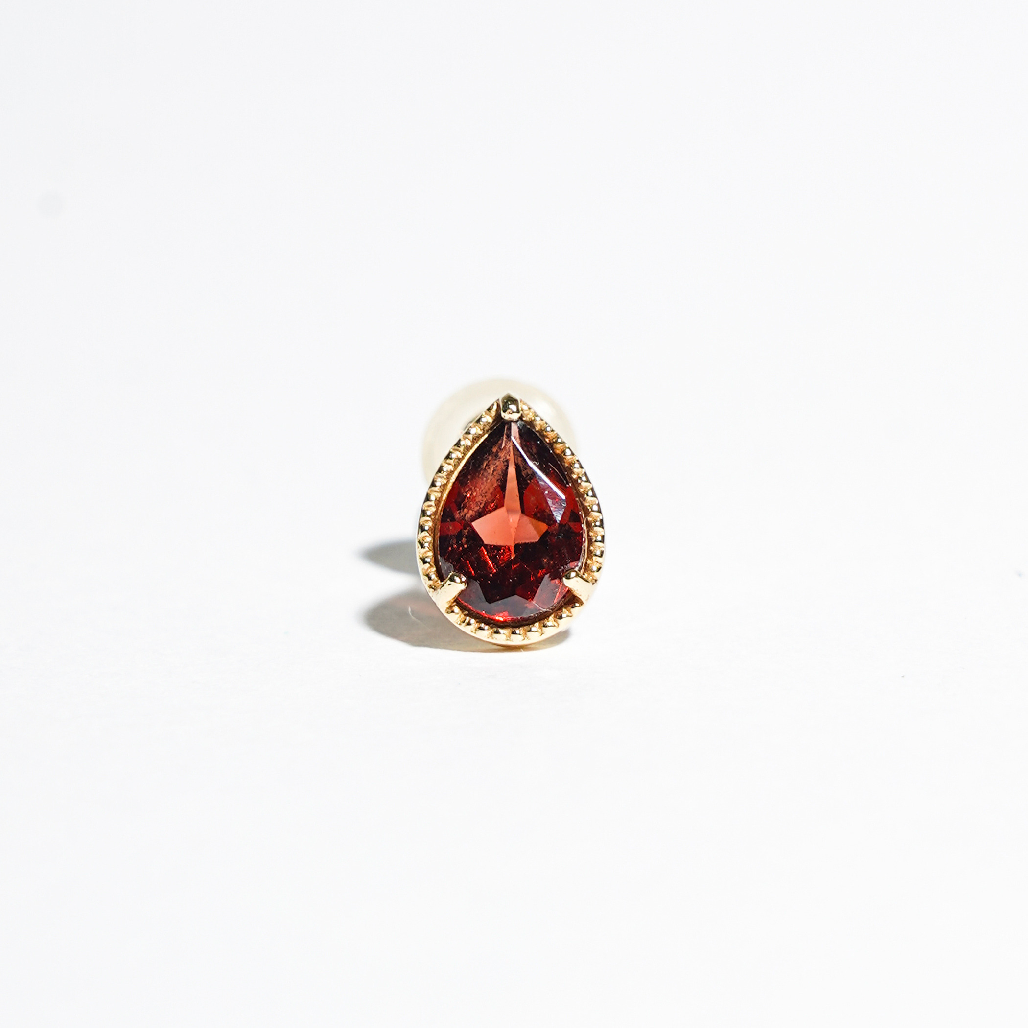 Fancy drop earring (Garnet)｜enasoluna（エナソルーナ）公式サイト